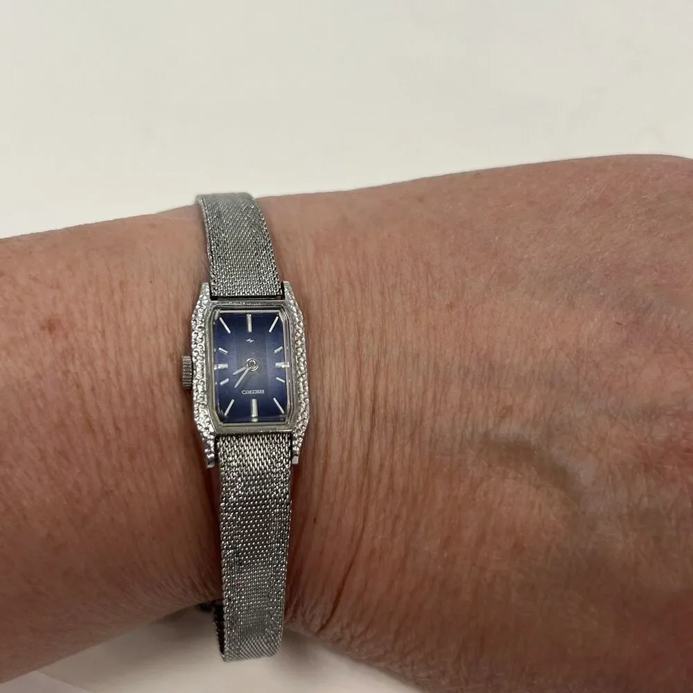 Rare vintage Seiko 11-4300 Ladies Mechanical Watch Blue Sunburst Dial Works